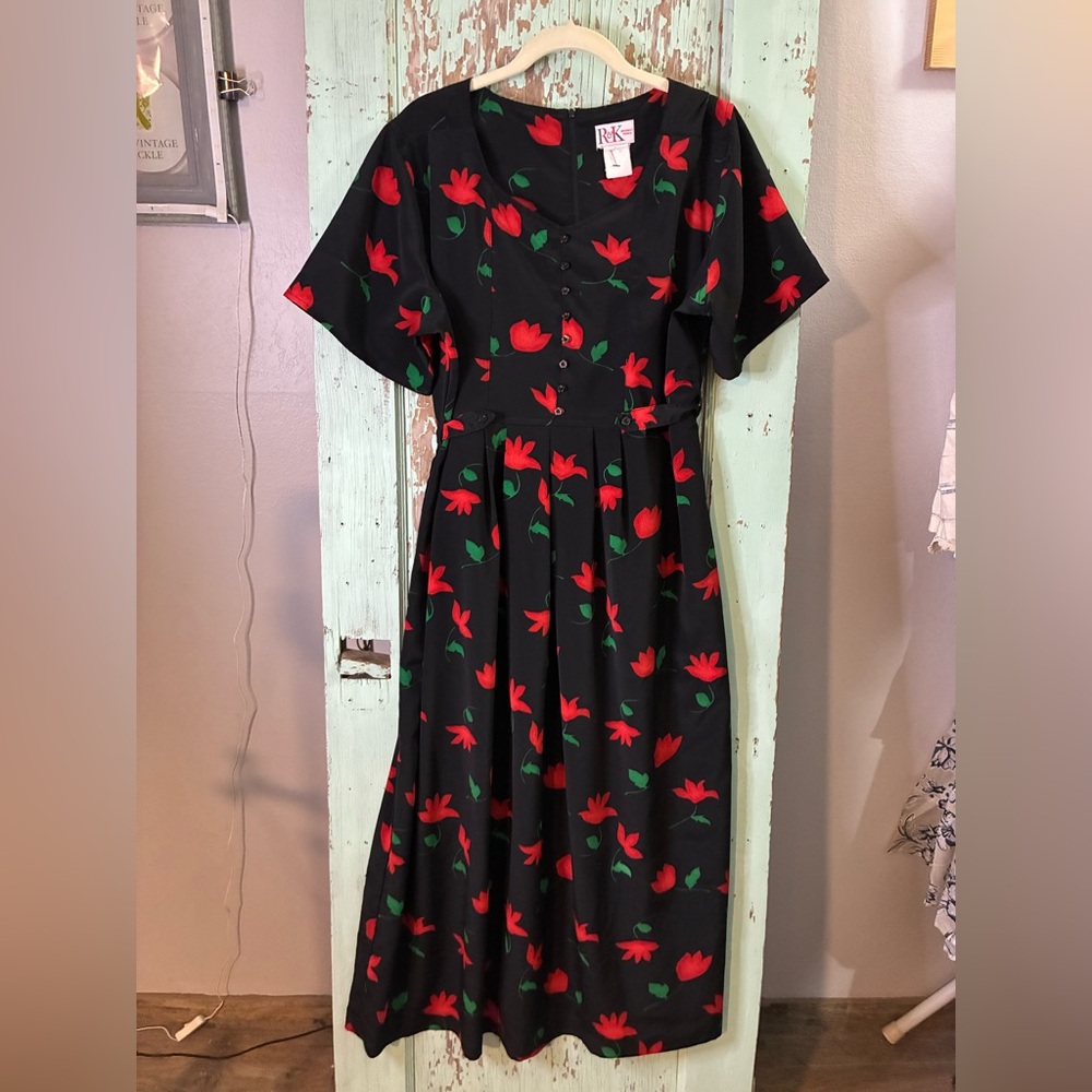 Women’s black dress w red floral design